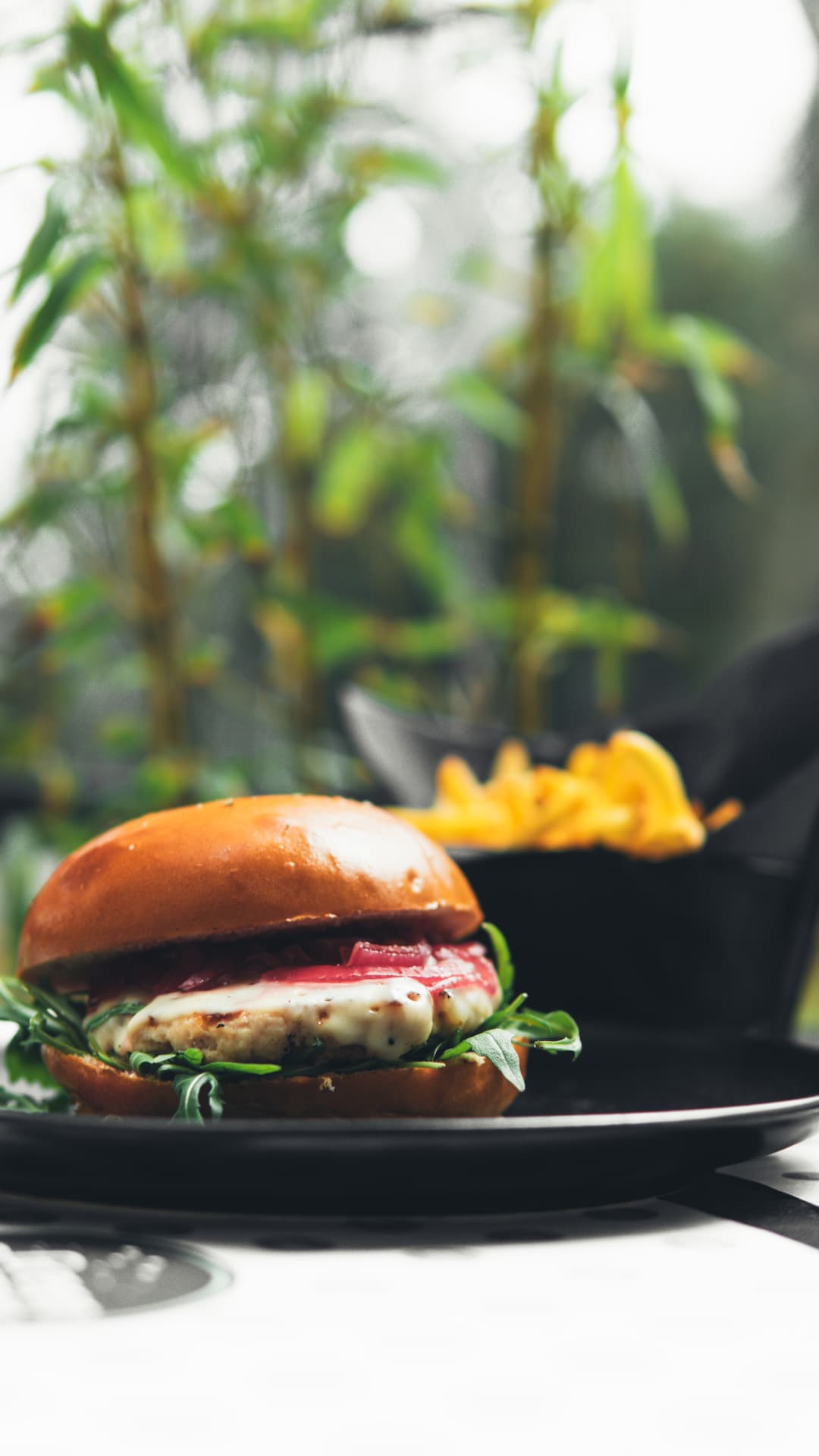CHICKEN BURGER